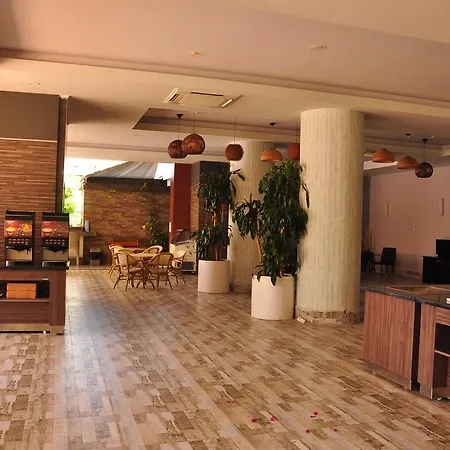 Vega Apartmanhotel 4*